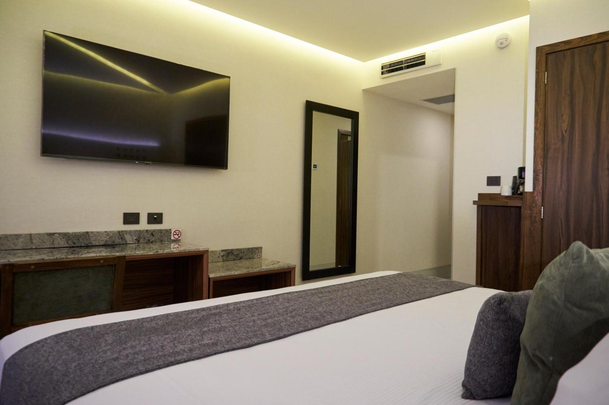Hotel Antre Chapultepec Guadalajara Bagian luar foto